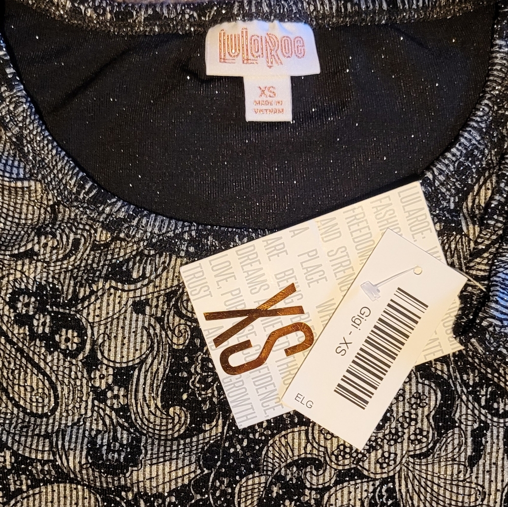 LuLaRoe Elegant Black and Silver GiGi Blouse XS NWT